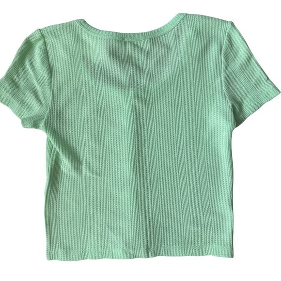 Elodie Women’s Medium Green Waffle Knit Button Crop Top NWT - Picture 2 of 7